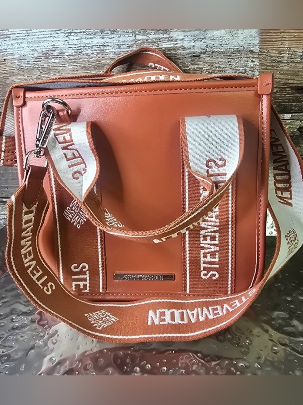 Steve Madden Bwebber convertible satchel/tote bag cognac finish.